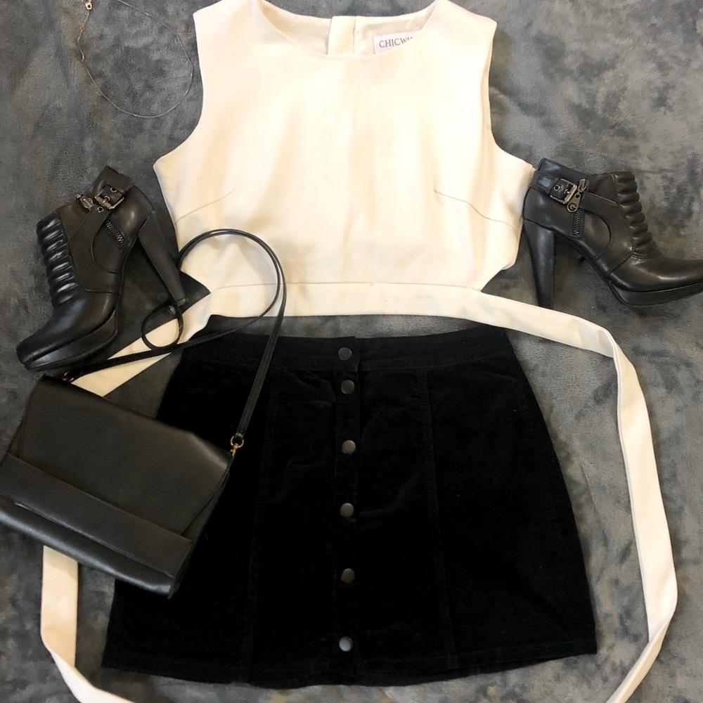 Black velvet A-line skirt, pac sun